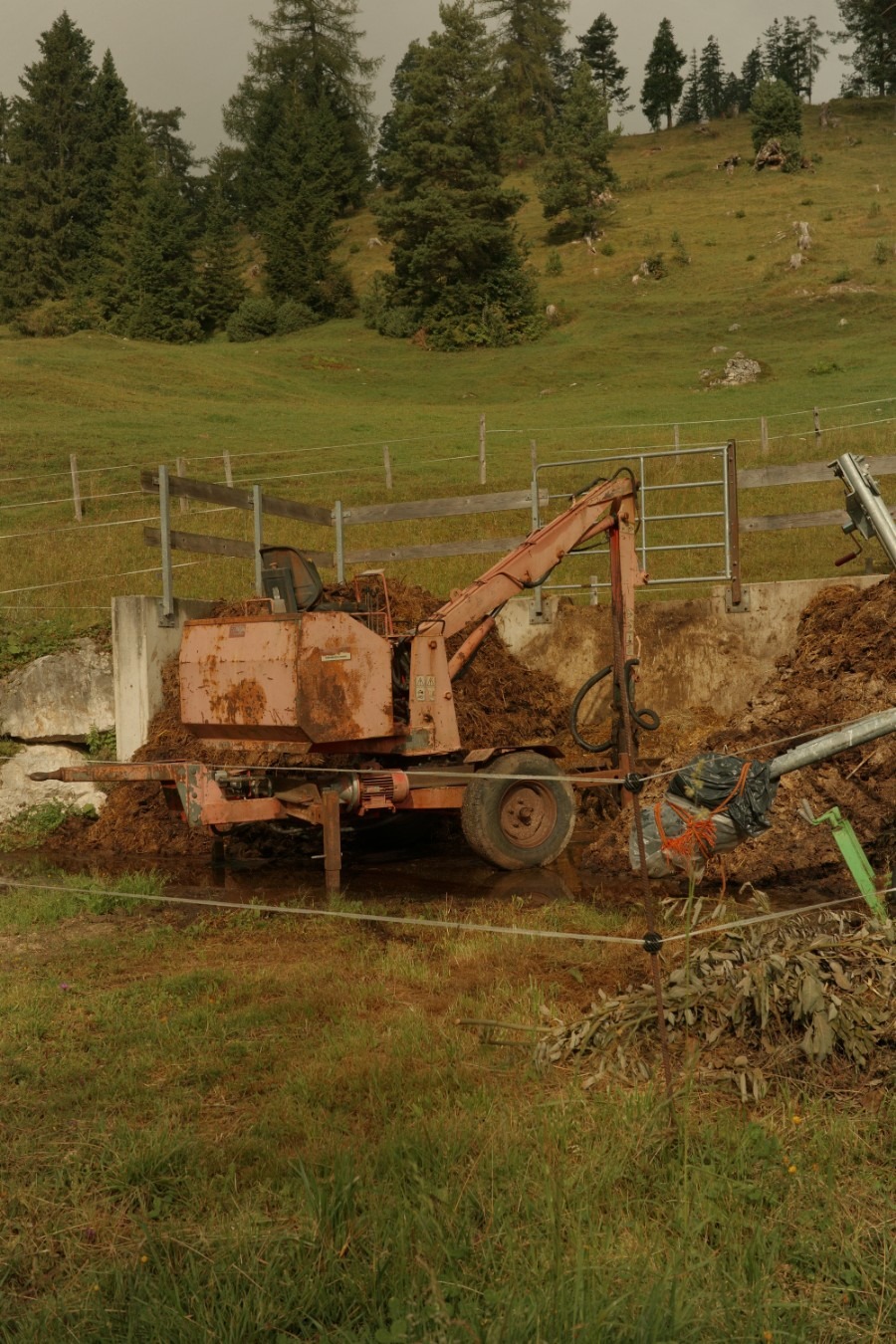 Bäuerliche Nostalgie: Bauernhof Maschinen fotografiert