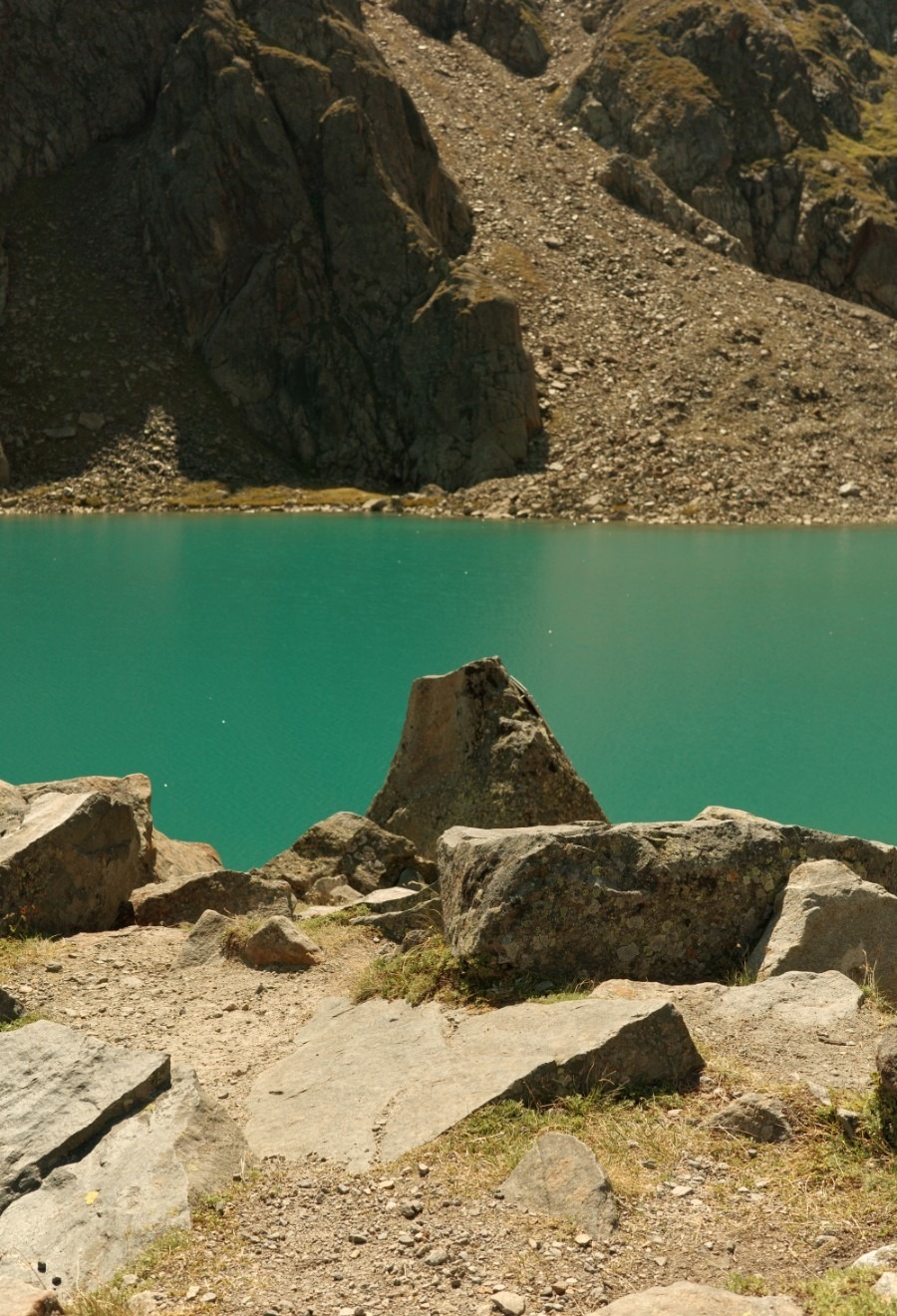Blaue Lacke Gletschermilch Blaue Lacke Gletschermilch färbt das Wasser türkis
